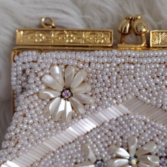 Vintage White Beaded Floral Evening Purse Gold Frame Handheld Clutch - Picture 7 of 11